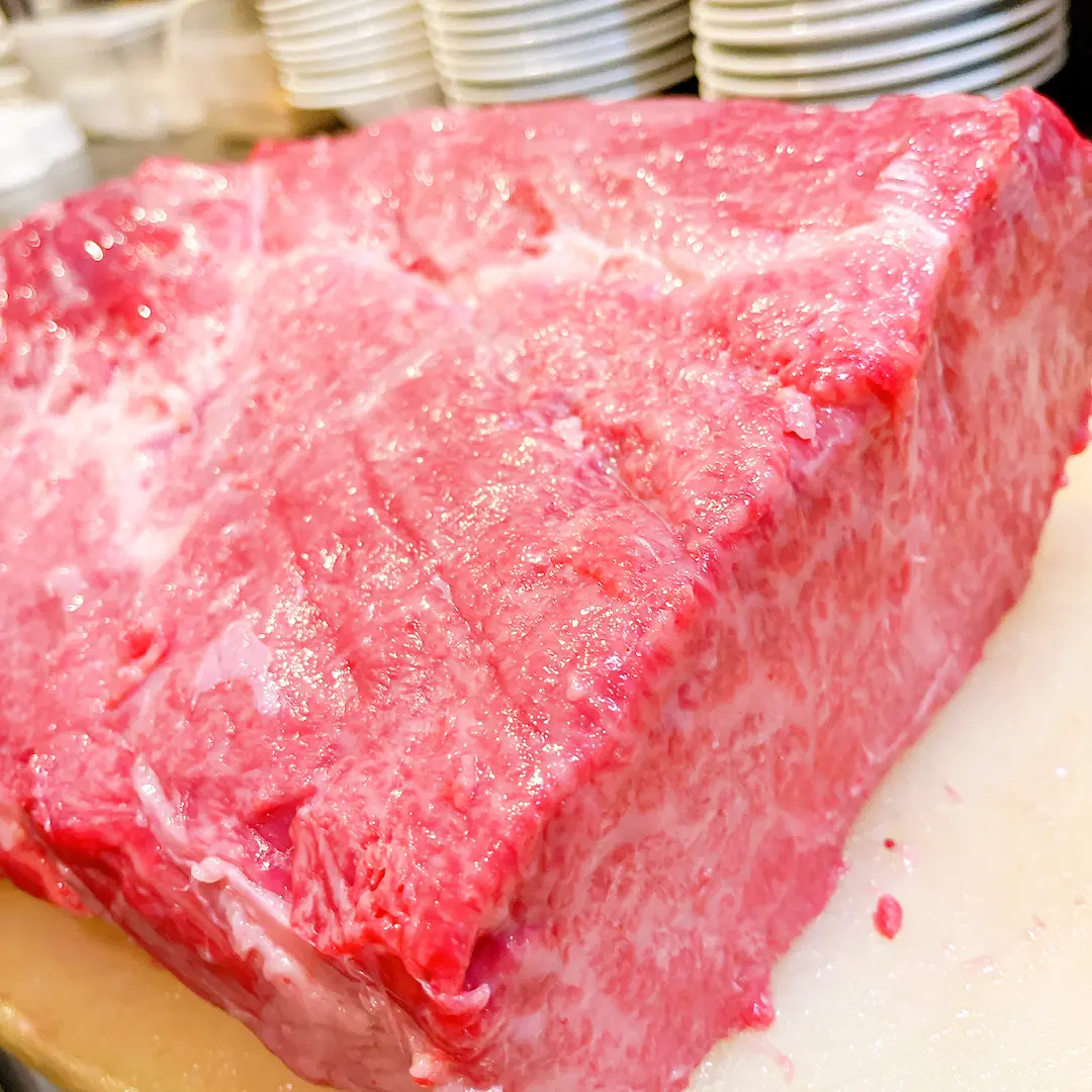 今年は女川町産の帆立や志津川産の宮城サーモン、石巻産のムール貝、大河原産のもち豚肉、北海道産知床鶏、ずわいがに等を使用し昨年よりも大幅に 食材の地産地消に力を注ぎ手作り感にこだわりました。

